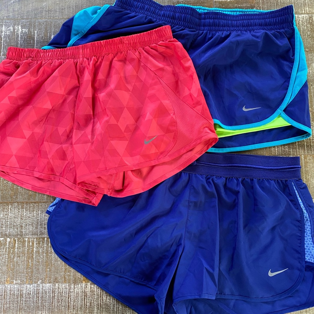 SHORTS - NIKE size Small & Medium / athletic